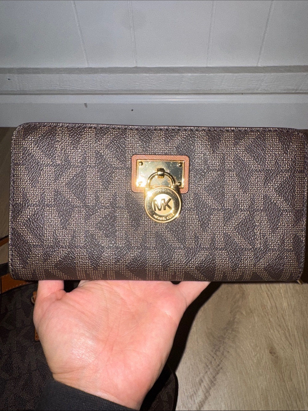 Michael Kors Dark Brown Monogram Tote with Tan Trim and matching wallet - Picture 7 of 9